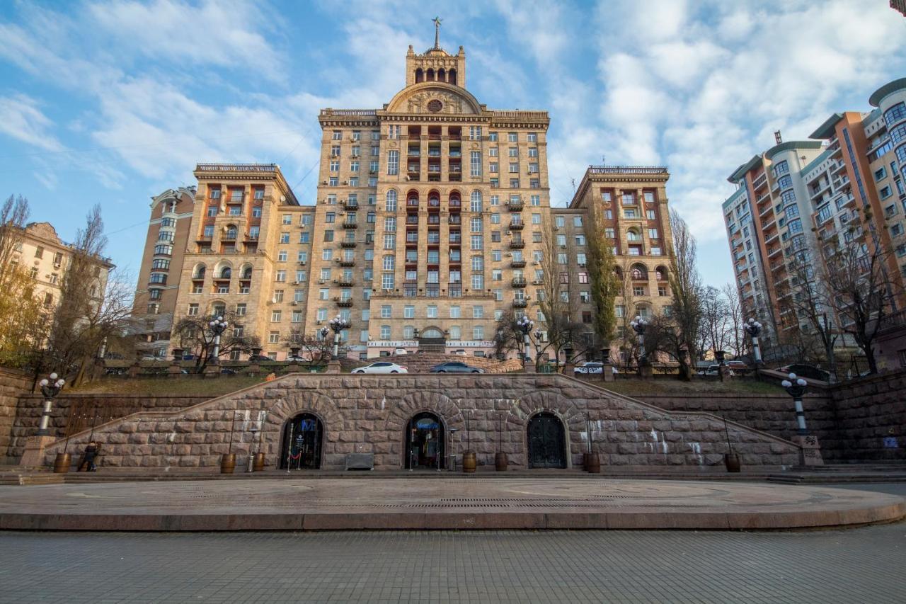 Central Apartments On Khreschatyk Kiev Exteriör bild