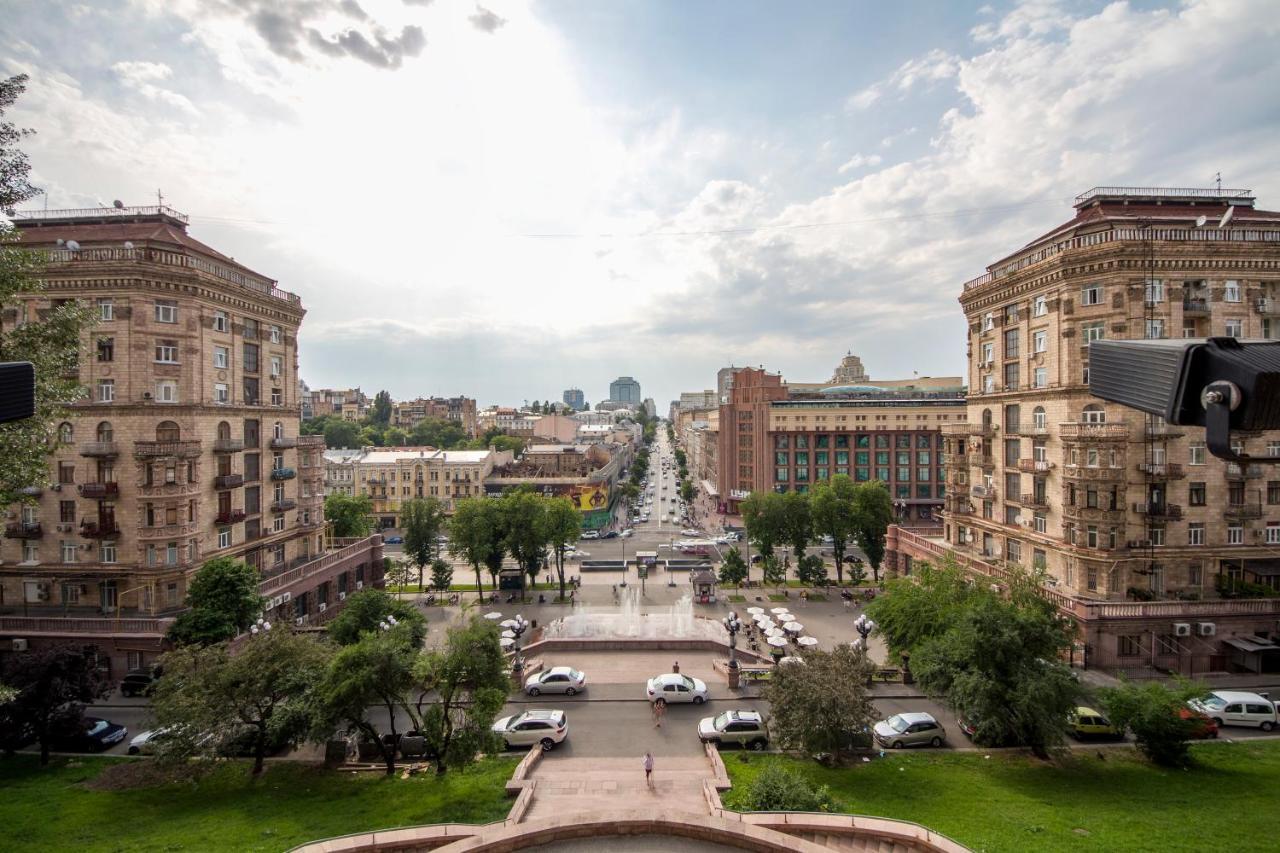 Central Apartments On Khreschatyk Kiev Exteriör bild